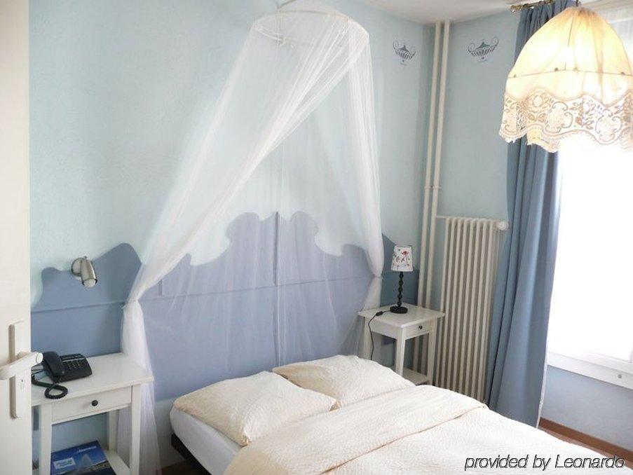 Hotel De 2*