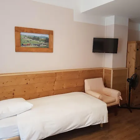 Hotel De 2*