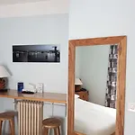 De Hotel 2*
